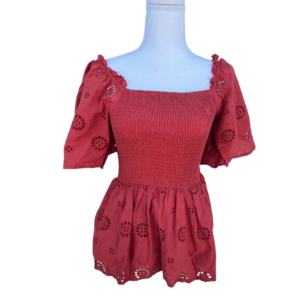 Q+A Los Angeles Red Smocked Top Flutter Short Sleeve Eyelet Detail Size XS